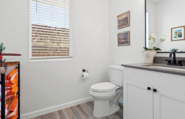 Touch of Class Stunning 5 Bdr! - Photo 27