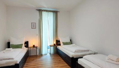 Hygge Home - mit Garten und Stellplatz für Feriengäste-, Monteure / Netflix / 10 min. zur Sinsheim Therme und zur Autobahn - Foto 4, towels, wardrobe