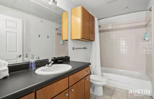 Spiral Stairs to Loft Bedroom Balcony with Shade - Foto 19