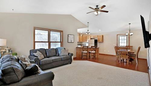 Lakefront Cottage Fully Equipped with Excellent Location in Saint Croix Falls, Wisconsin - Foto 4