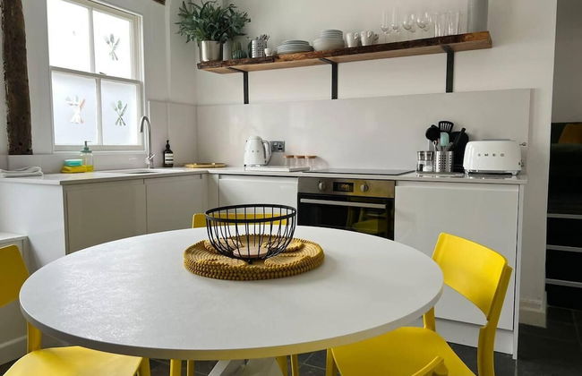 2 Bed Grade 2 - Dates Back to 1500's - Foto 8