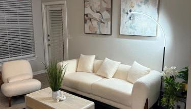 Comfortable 2BR Getaway Close to The Woodlands - Foto 2