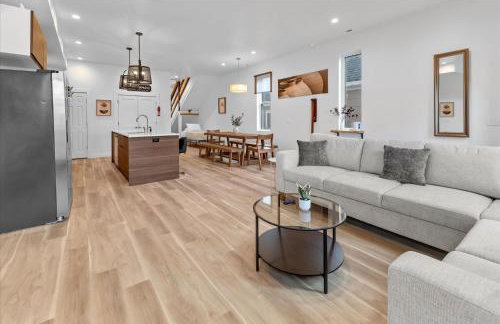 Spacious Downtown Indy Home Perfect for Groups - Photo 4