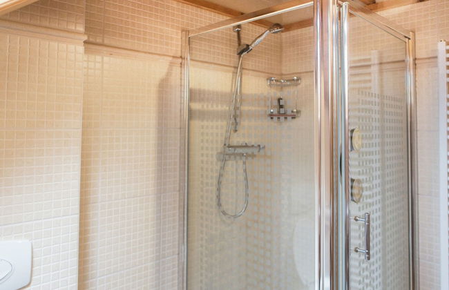 Affluent Chalet in Septon with Whirlpool, Sauna, Hot Tub - Foto 16