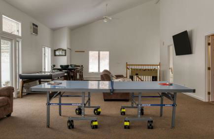 Scenic Catskills Retreat • Pool Hot Tub Game Room Lake Views Mountainview Estate by AvantStay - Foto 52