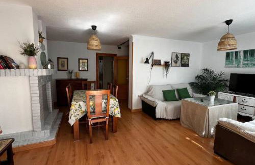 Casa de 5 habitaciones hasta 9 plazas, La Casilla en Dúrcal, Granada - Photo 1