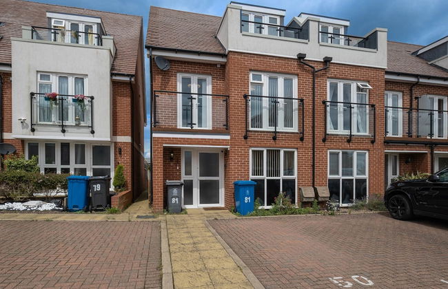 3 Bedroom and 2 Bath House with Balcony - Foto 51