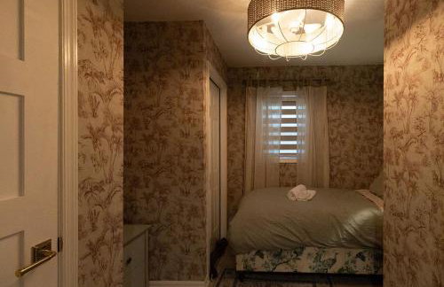 Quiet Cottage In The Woods, with Hot Tub! - Foto 7