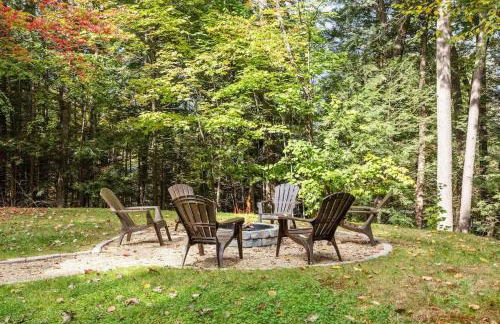 Cozy Mountain Retreat Fireplace Deck Near Lakes - Foto 5