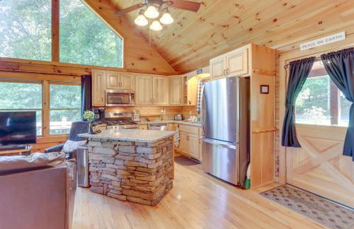 Hot Tub and Game Room Charming Morganton Cabin! - Foto 7