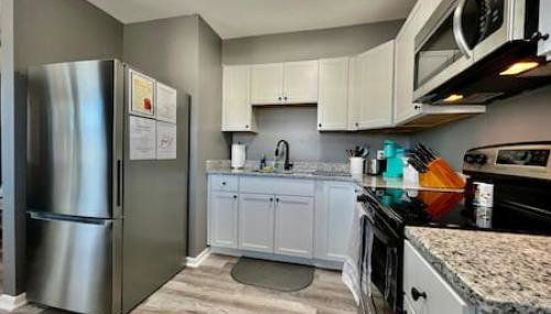 Sleek remodeled Design 2 Bed Trenton, OH Apartment - Foto 4