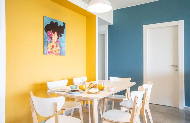 Vibrant Seaside Stay with Balcony by Sea N' Rent - Foto 18