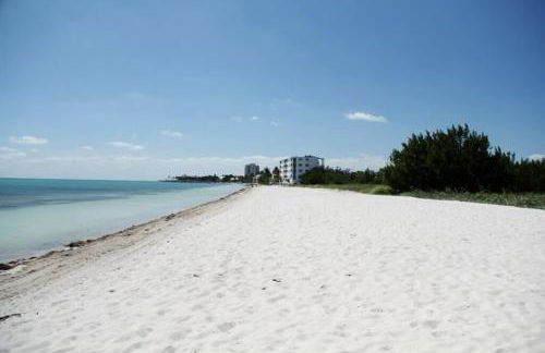 Cozy beachfront oasis, heated pool & ocean views #13 - Foto 8