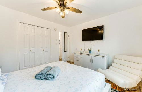 Deck, Fire Pit and Pool Access at Poconos Retreat! - Foto 16