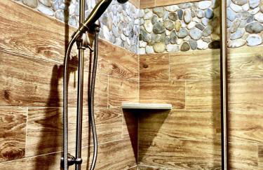 C25, Four bedroom, 4 1 2 bath luxury log-sided cottage with hot tub cottage - Foto 17