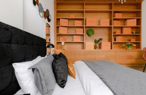 RARE FIND off Oxford St! SOHO 5bed Design House For XXL Groups - Photo 21