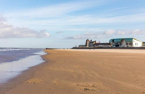 Stylish apartment with balcony, minutes from beach - Foto 15