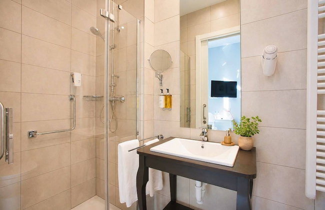 Legazpi Doce Rooms & Suites - Photo 35