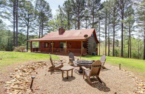 Blairsville Cabin in the Pines 1 Mi to Lake - Foto 1