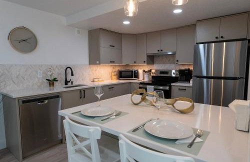 Brand New Luxury Basement Apt - Foto 1