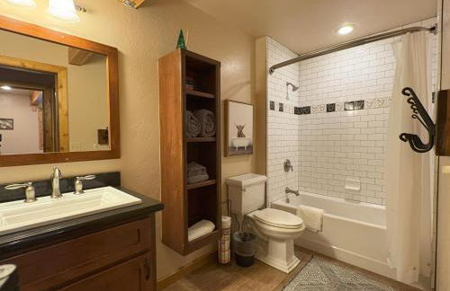 Lily of the Valley - Big Wall, Yosemite Day Use Reservations, Breakfast, Forest View and WiFi - Foto 7