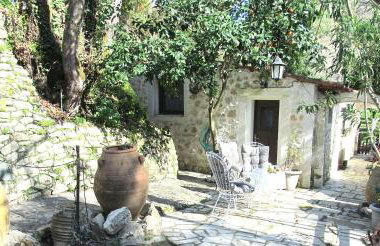 Angela's River Paradise Cottages - Foto 17