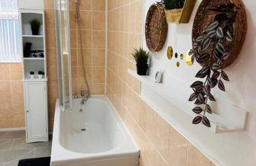 Cosy Self-Contained Studio Near QE Hospital in Harborne - R4 - Photo 18