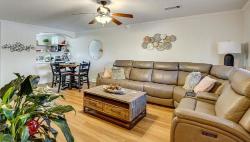 5 Mi to Univ of Arkansas Cozy Townhome with Deck - Foto 5