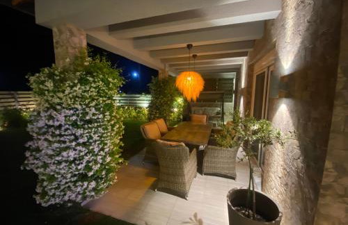 Villa ELi - Luxury Nature Getaway - Strategically located for Beach Exploration - Onsite Power for Electric Vehicle - Foto 58