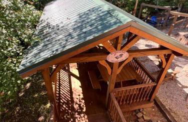 Red Rooster Family Cabin w/Hot Tub+Fire Pit+View - Foto 20