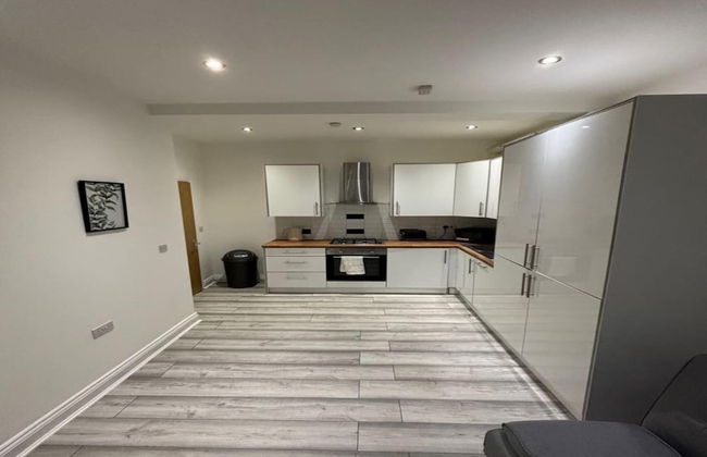 Immaculate 1-bed Apartment in Walton on the Naze - Photo 1