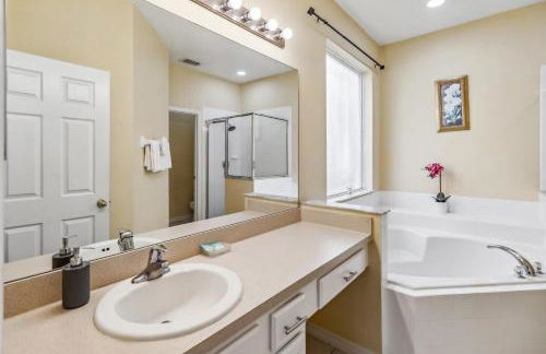 765 Beautiful Vacation Home With Private Pool, And Much More!! - Foto 14