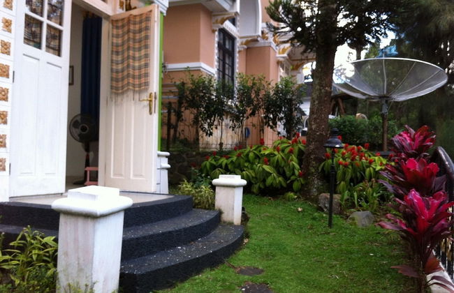 Villa Kota Bunga Dahlia - Photo 14