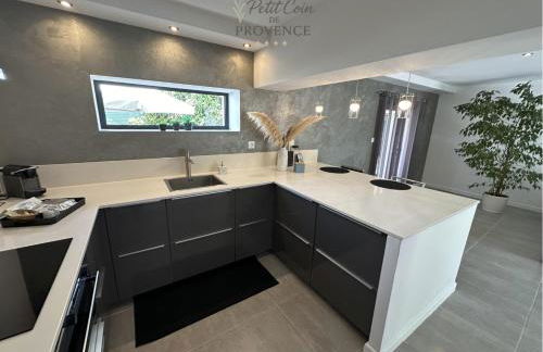 Un Petit Coin de Provence - Istres - Maison Contemporaine Avec Piscine Privée Chauffée, Entre Plages Et Provence, Borne 11 kW - Foto 21