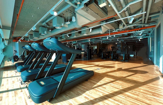 Classy Downtown 2BR w City View Balcony - Photo 5