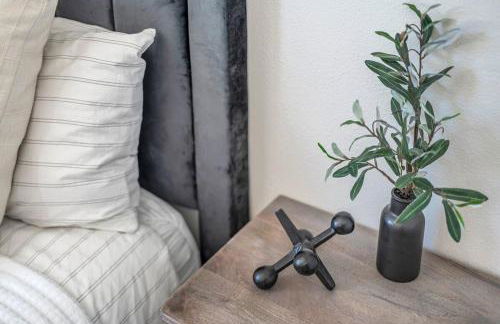 Large 5 bd home close to Beaches - Photo 20