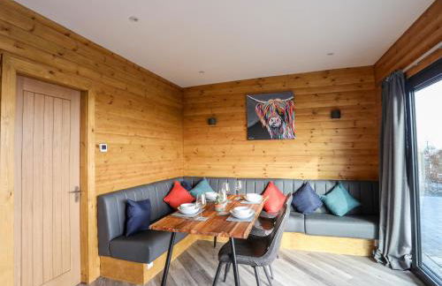 Hilltop Lodge - Photo 6