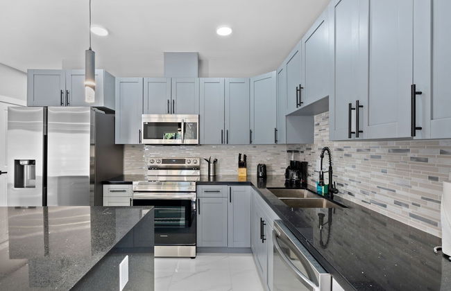 Charming Studio 5 Minutes From Wynwood - Photo 31