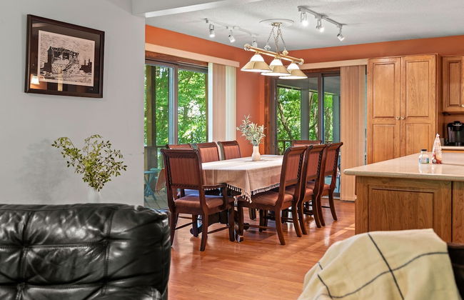 Marina Village by Avantstay Walk to Lake Marina Balcony Patio - Photo 8