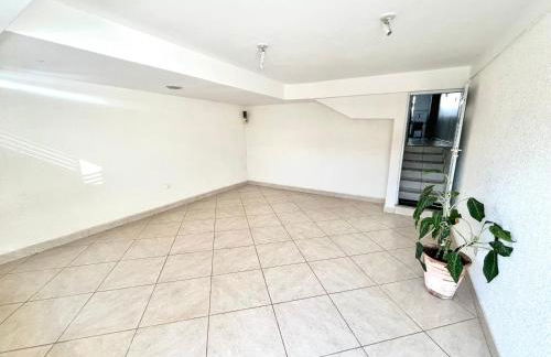 Casa Ampla - Ótima Localização - Foto 10