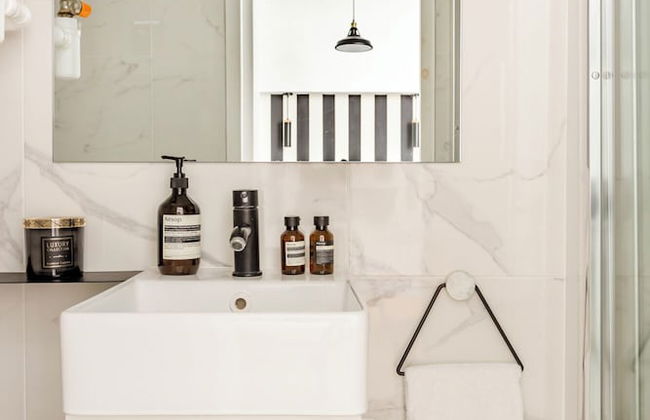 Reva Suites - Photo 16