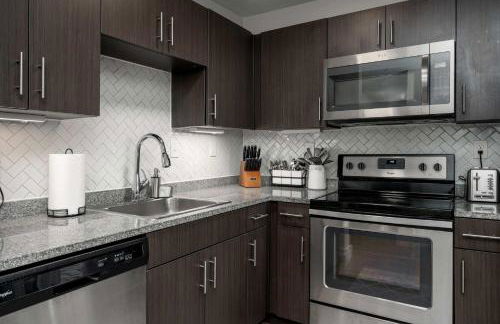 Fourth & River - Top-Floor condo with River Views - 3 King Suites - Foto 12