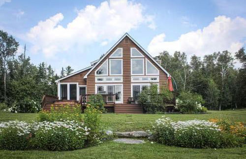 Gingerbread House on Mooselookmeguntic Lake - Foto 1