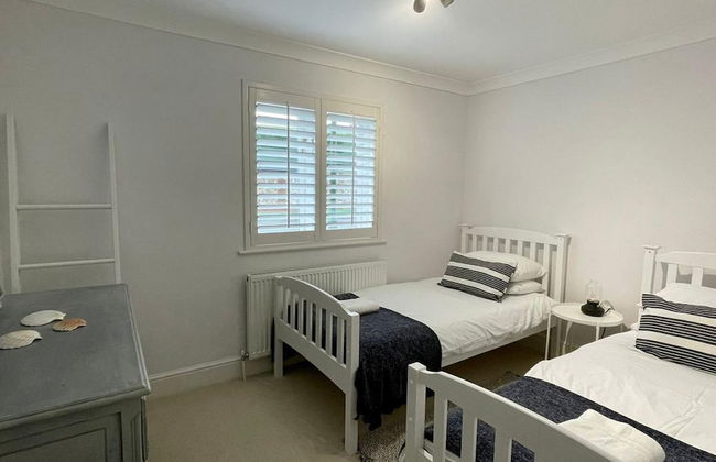 Superior House for 6 Near Beach w Parking Garden - Foto 20