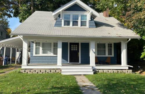 Quaint South Hill Home w Luxury King Bed and Wifi - Foto 22