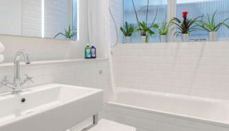 The Nook Tower Bridge - Photo 4, Shower