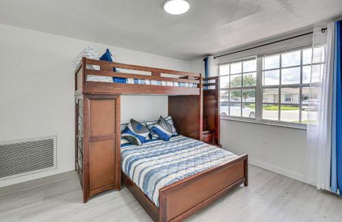 Sunset Views and Hot Tub Lakefront Holiday Retreat! - Foto 21