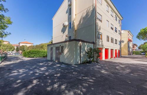 GuestHost - Pontelagoscuro Huge & Residential Apartment - Foto 32