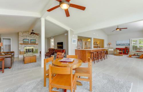 Family Home with Stunning Water Views in Tavares! - Photo 17