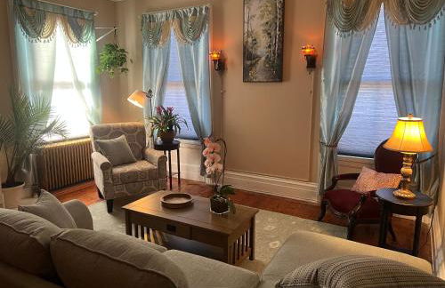 1 Br Private Victorian Apt in convenient City location on half acre sleeps 4 - Foto 13